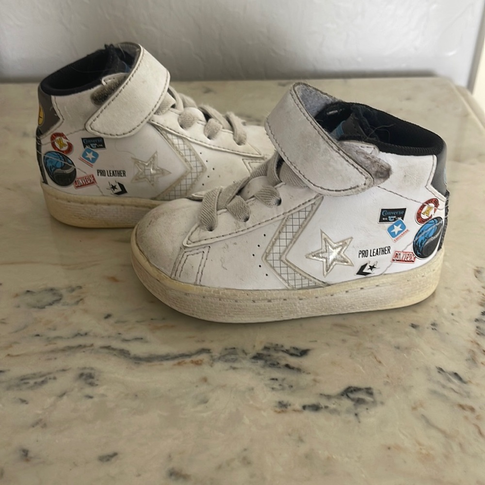 High-top white leather Converse All⭐️Star